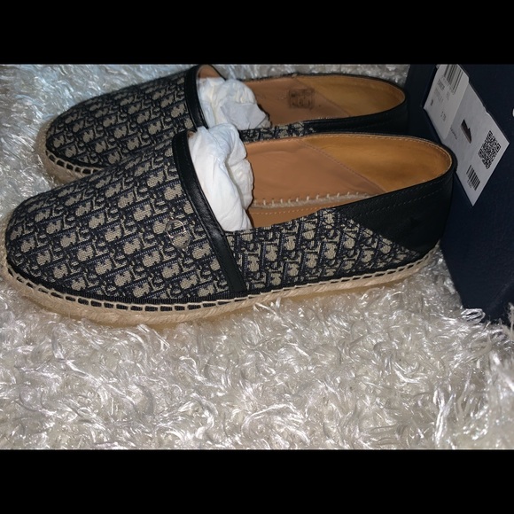 Blue gray - Picture 2 of 6